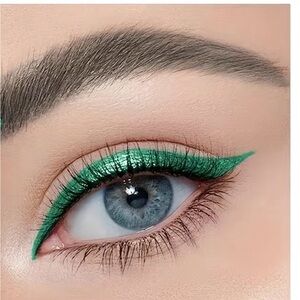 Hard Candy Vibrant Green Eyeliner